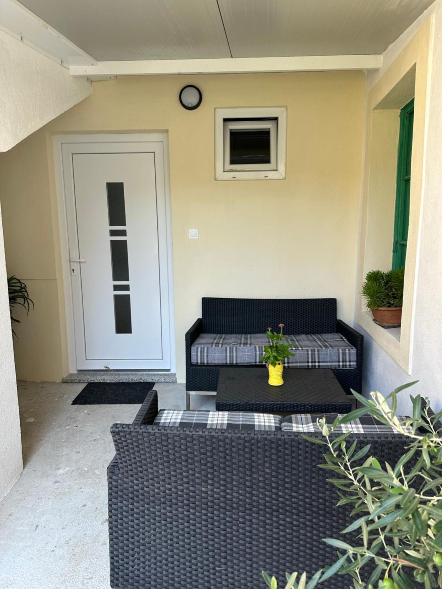 Apartment On The Preko